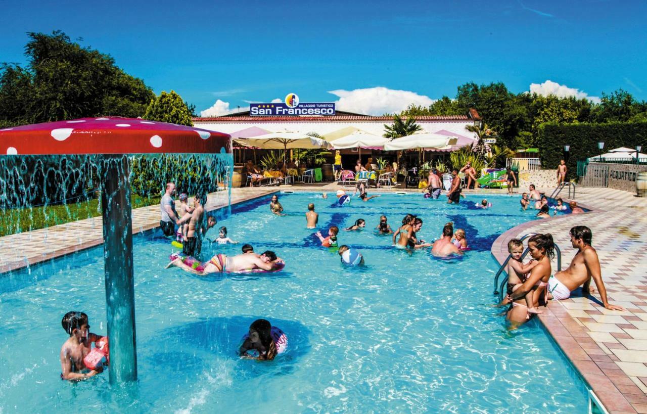 Victoria Mobilehome In Centro Vacanze San Francesco Duna Verde Dış mekan fotoğraf